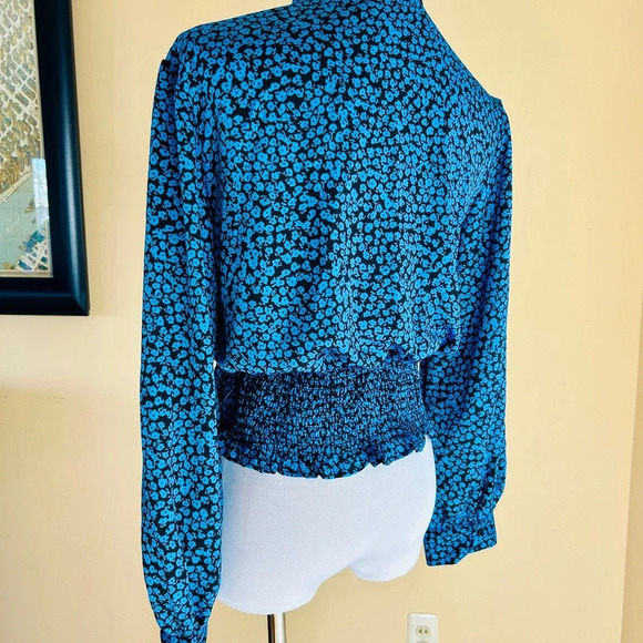 Who What Wear Blue Flower Darling Ditsy Blouse Women’s Size Small - Picture 4 of 10